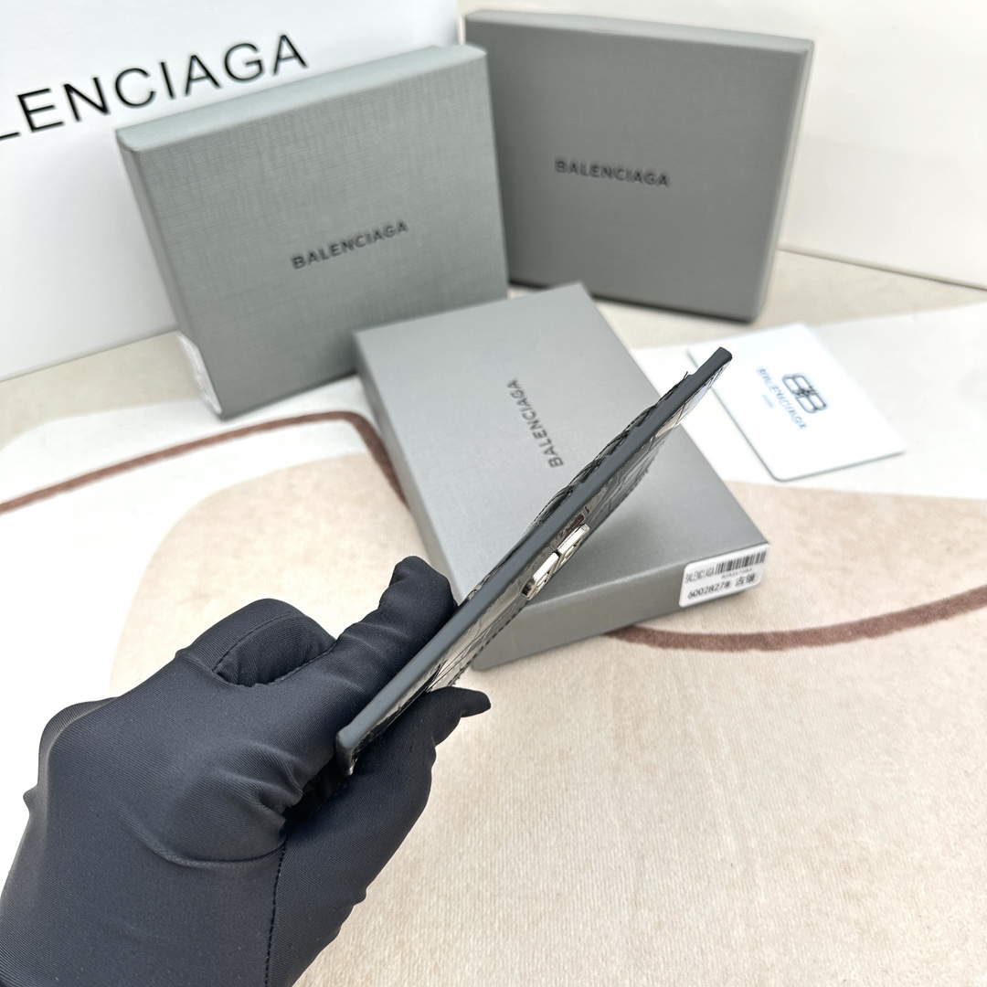 バレンシアガ Balenciagaコラボレーション クラシックウォレット 財布