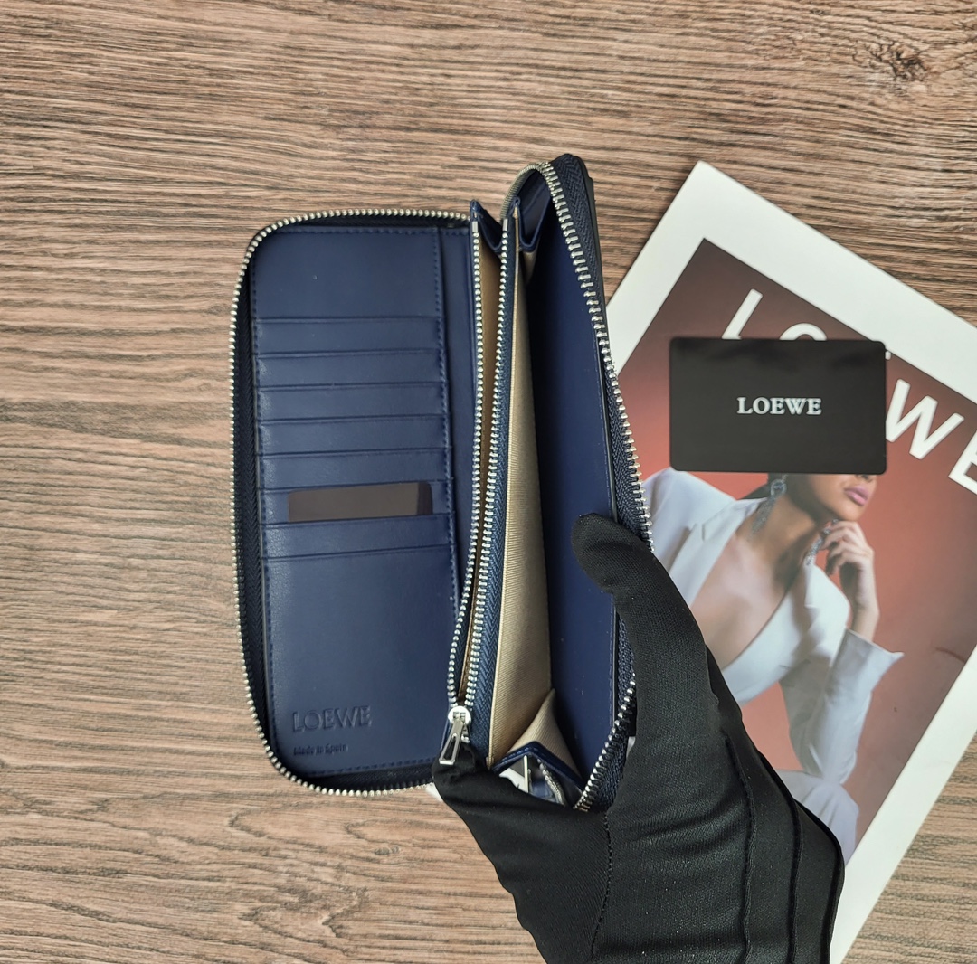 ロエベ「LOEWE」ジッパー付き財布 5色