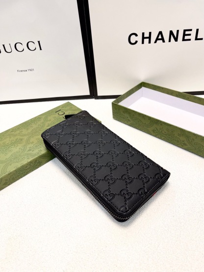 グッチ「Gucci」シグネチャー レザー ウェブ ジップアラウンドウォレット