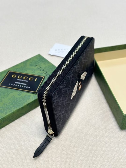 グッチ「Gucci」シグネチャー レザー ウェブ ジップアラウンドウォレット