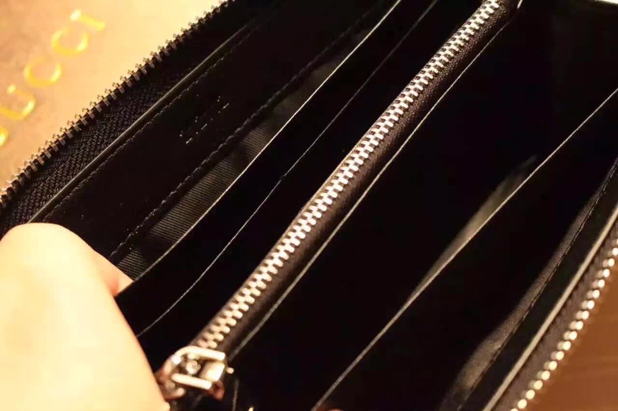 グッチ「Gucci」シグネチャー レザー ウェブ ジップアラウンドウォレット