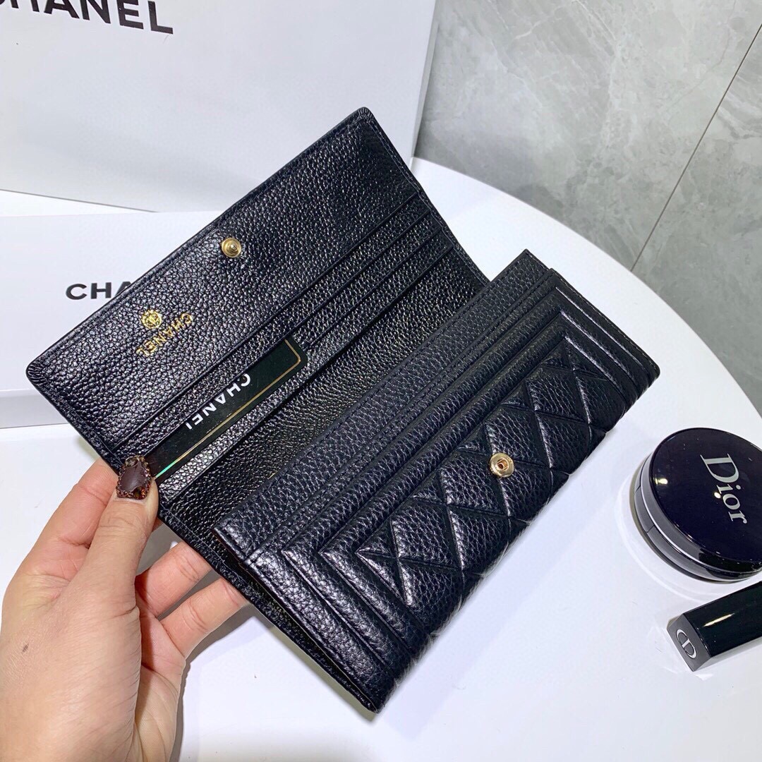 シャネル「Chanel」 ラムスキン フラップ ウォレット 財布