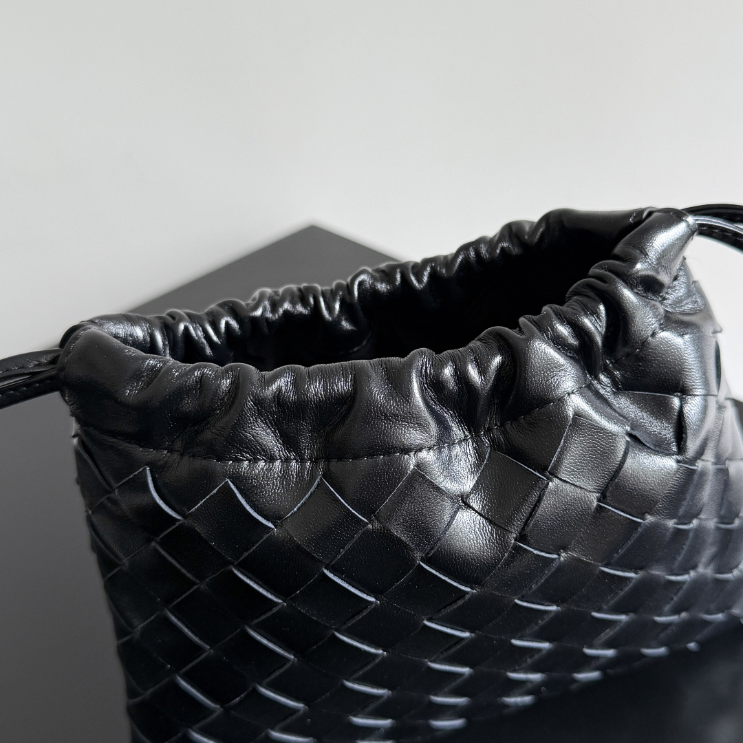 ボッテガ・ヴェネタ「Bottega Veneta」ドストバッグ ミニ アーバンショルダーバッグ