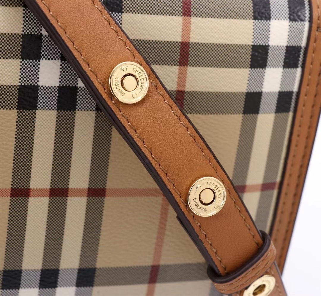 バーバリー「Burberry」 クロスボディバッグ