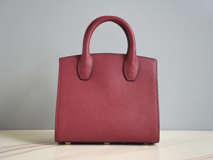 フェラガモ「Ferragamo」スタジオ ソフトトートバッグ