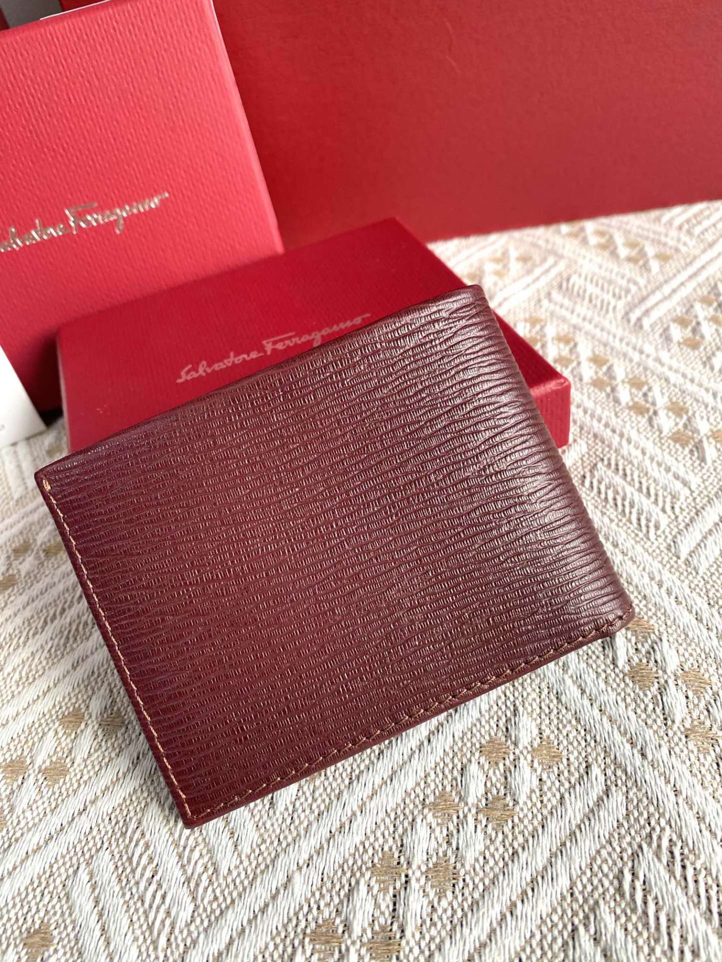 フェラガモ「Ferragamo」ニ コンパクトウォレット