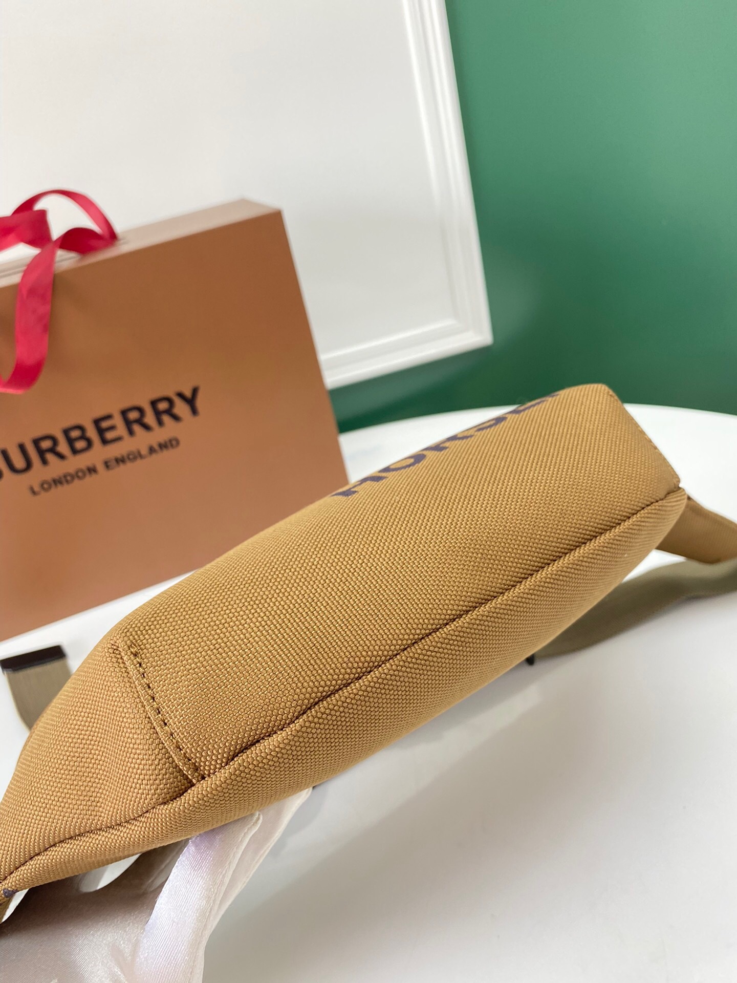 バーバリー「Burberry」アーカイブストリート ウエストバッグ