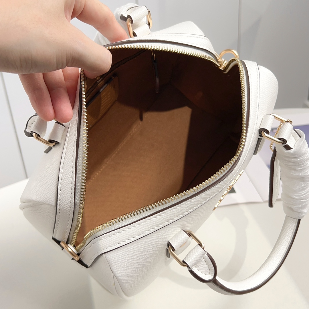 コーチ「Coach」 Rowan ラージサイズ ボストンバッグ