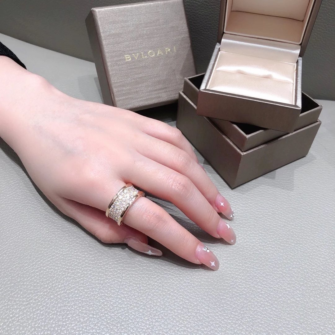 ブルガリ「Bvlgari」ローズゴールドドリルウエストカップルリング