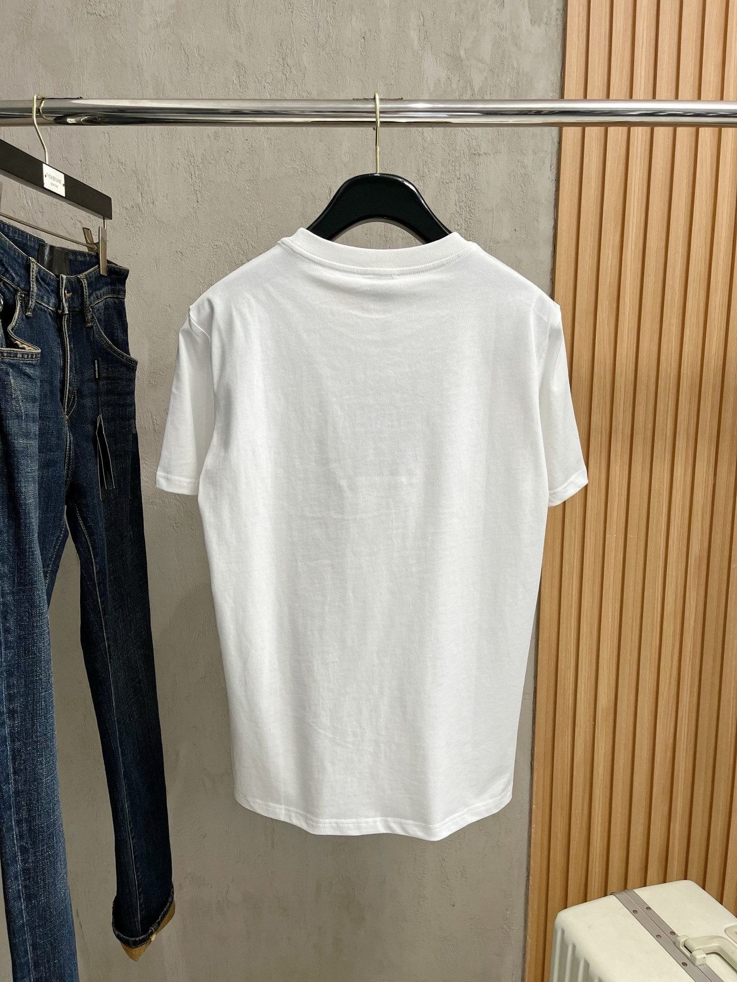 ヴェルサーチ「Versace」 2025SS プレミアムロゴTシャツ