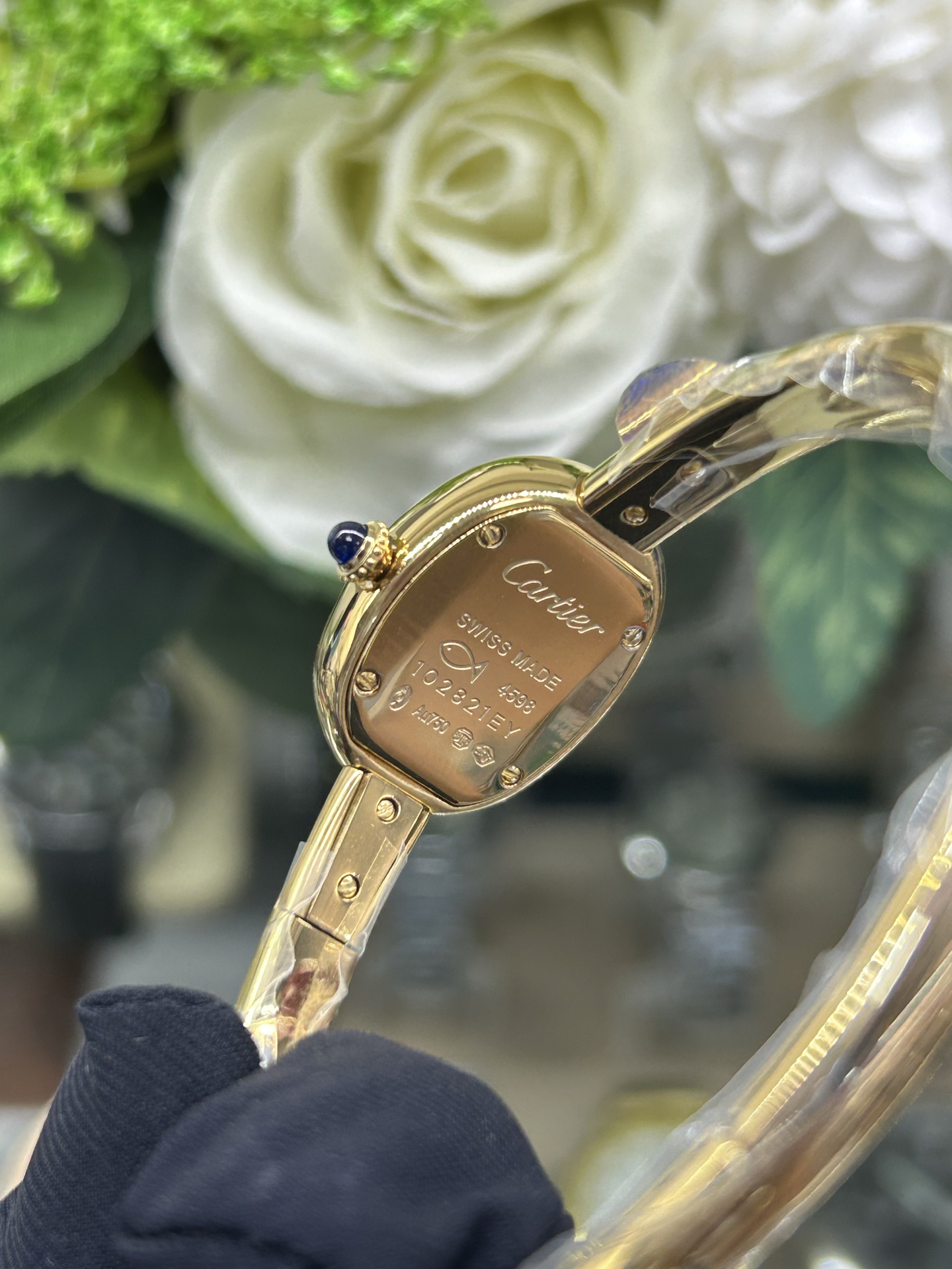 カルティエ「Cartier」バニュール ミディアム クォーツ 腕時計32mm