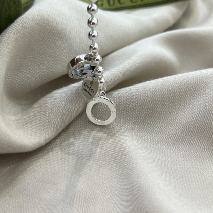 グッチ「Gucci」  ラウンドチャーム ビーズ ブレスレット