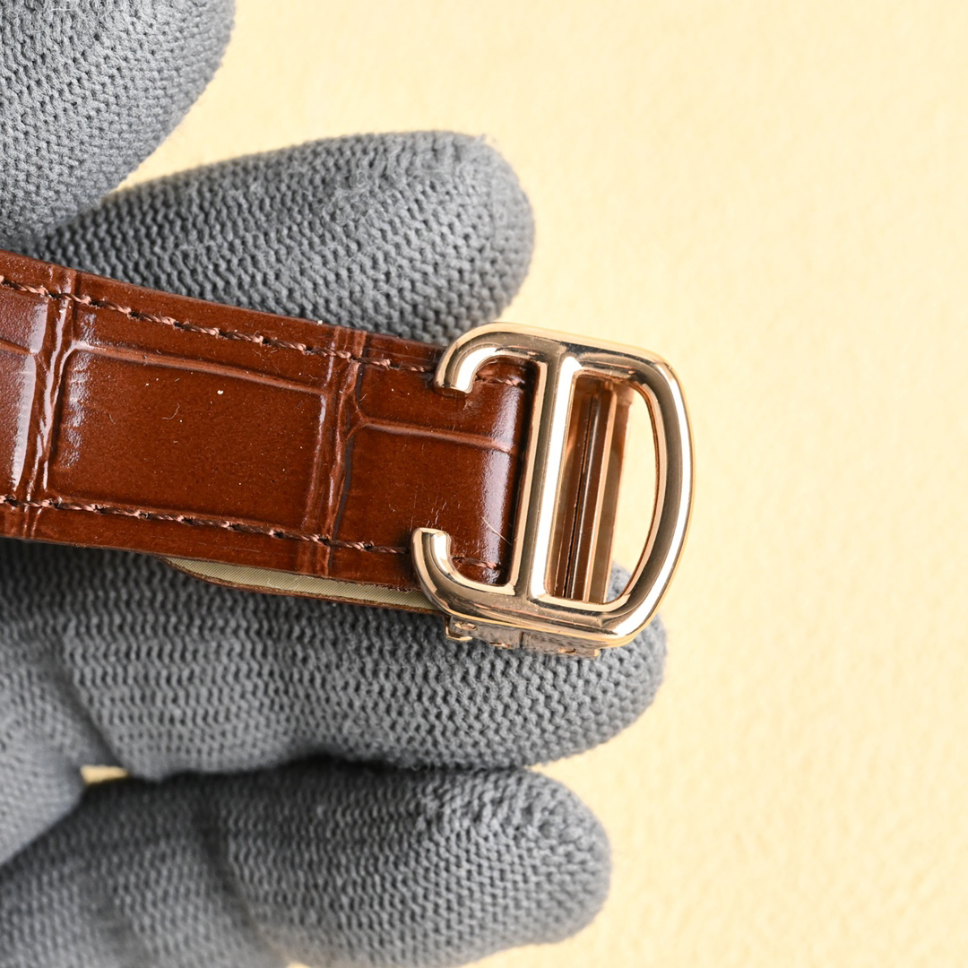 カルティエ「Cartier」CARTIERアースシリーズ腕時計45mm