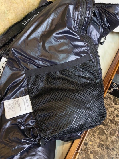 カナダグース「Canada Goose」ダウンジャケット