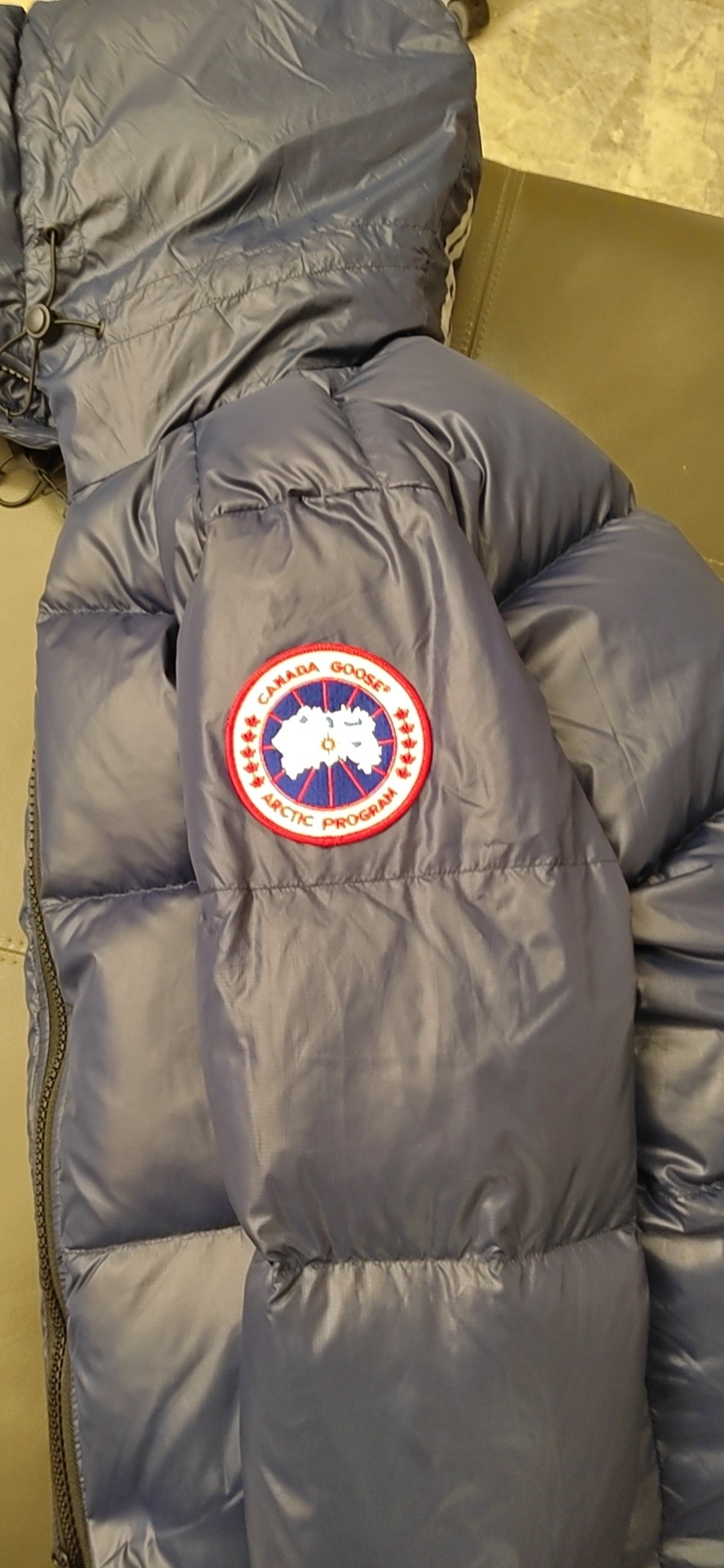 カナダグース「Canada Goose」Crofton パフダウンジャケット