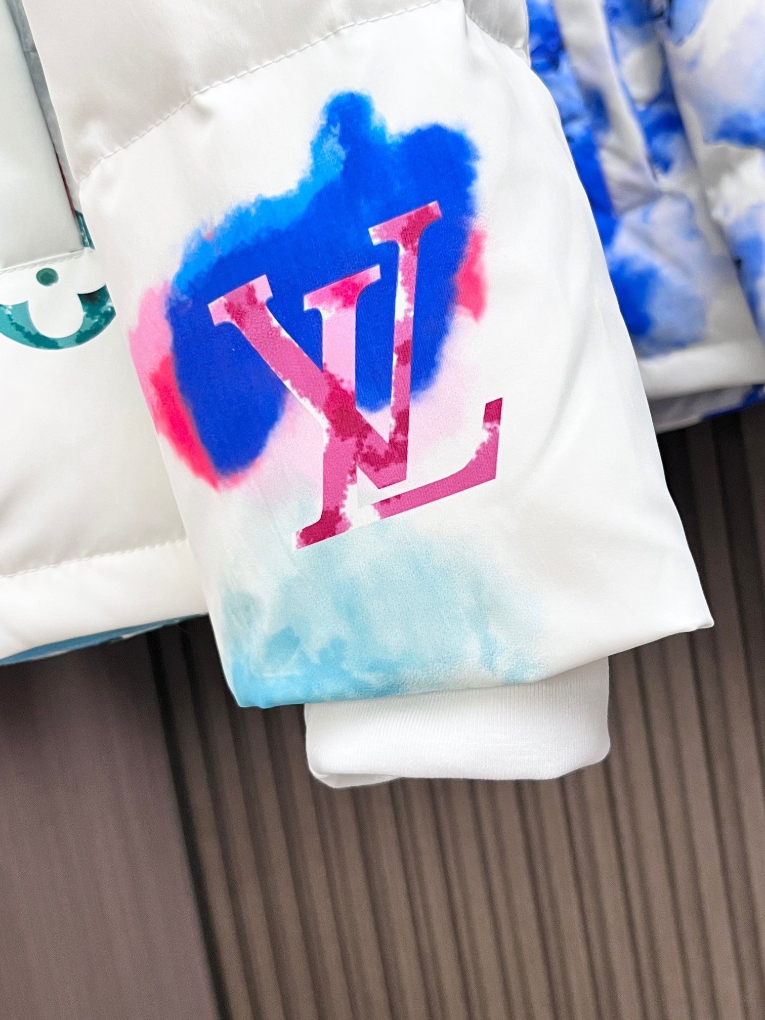 ルイ・ヴィトン「Louis Vuitton」‌ MONOGRAM PILLOW ダウンジャケット