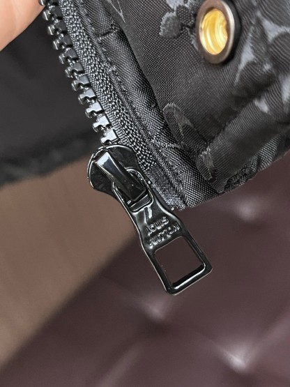 ルイ・ヴィトン「Louis Vuitton」‌ MONOGRAM PILLOW ダウンジャケット