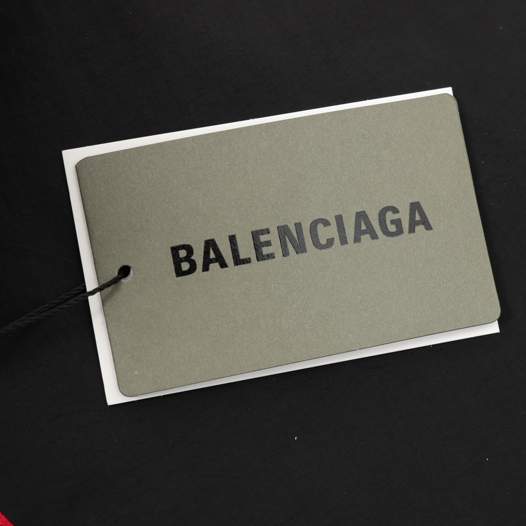 バレンシアガ「Balenciaga」‌アルファベット刺繍ジッパージャケット