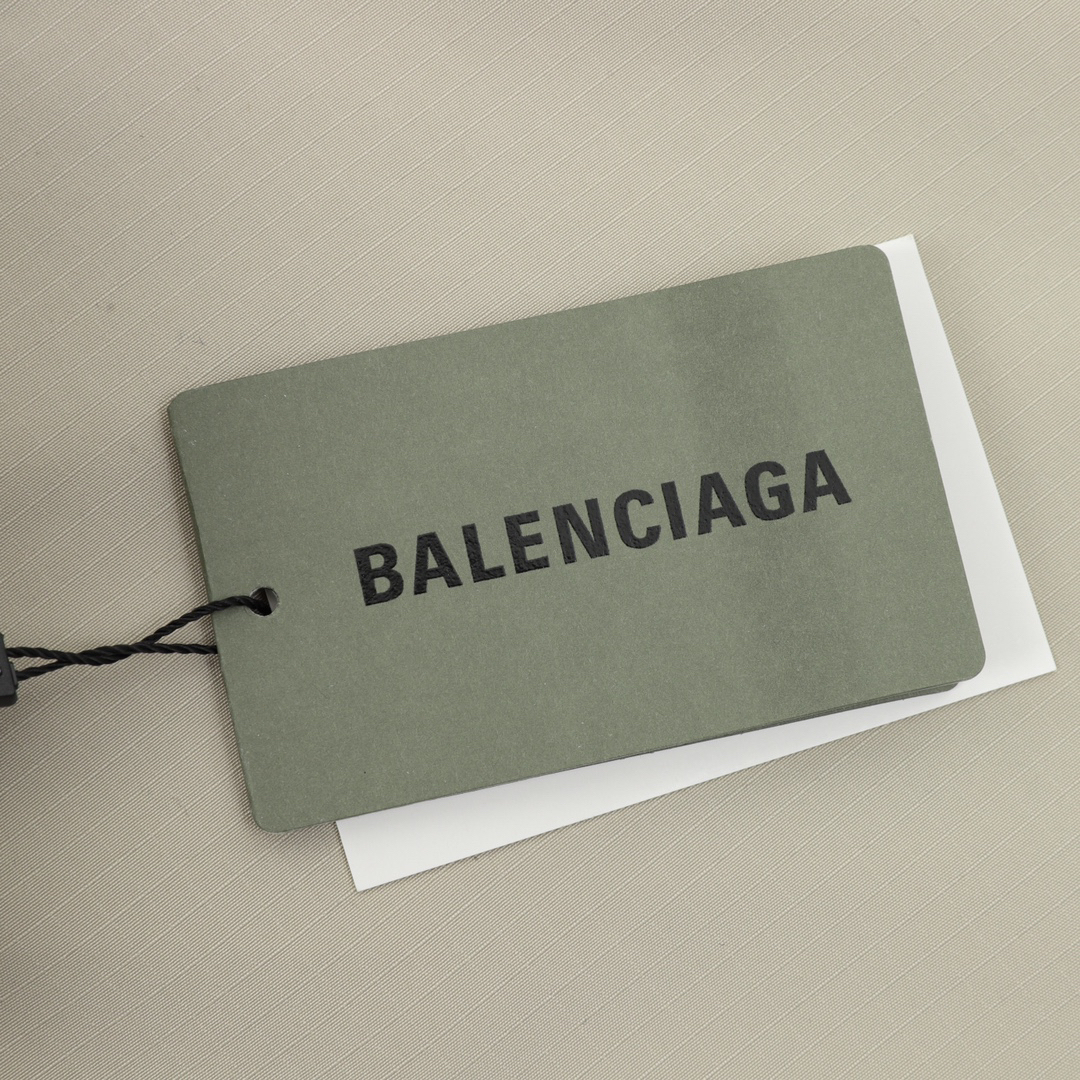 バレンシアガ「Balenciaga」‌アルファベット刺繍ジッパージャケット