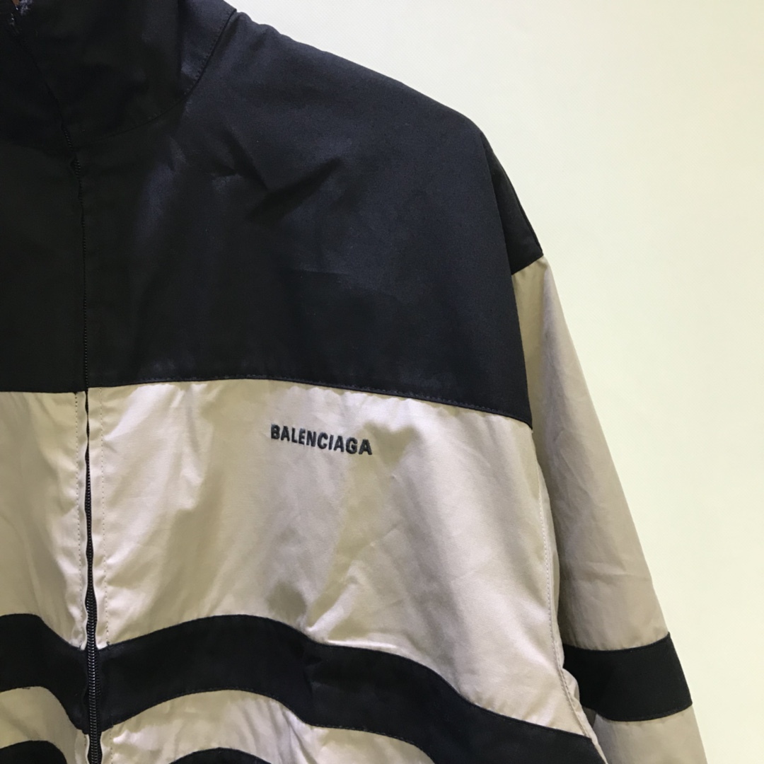 バレンシアガ「Balenciaga」‌カラージャケット