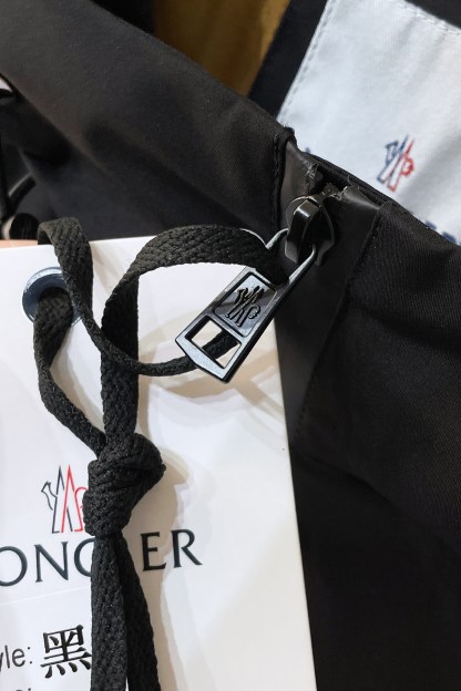 モンクレール「Moncler」最新春と秋のおしゃれなフードジャケット