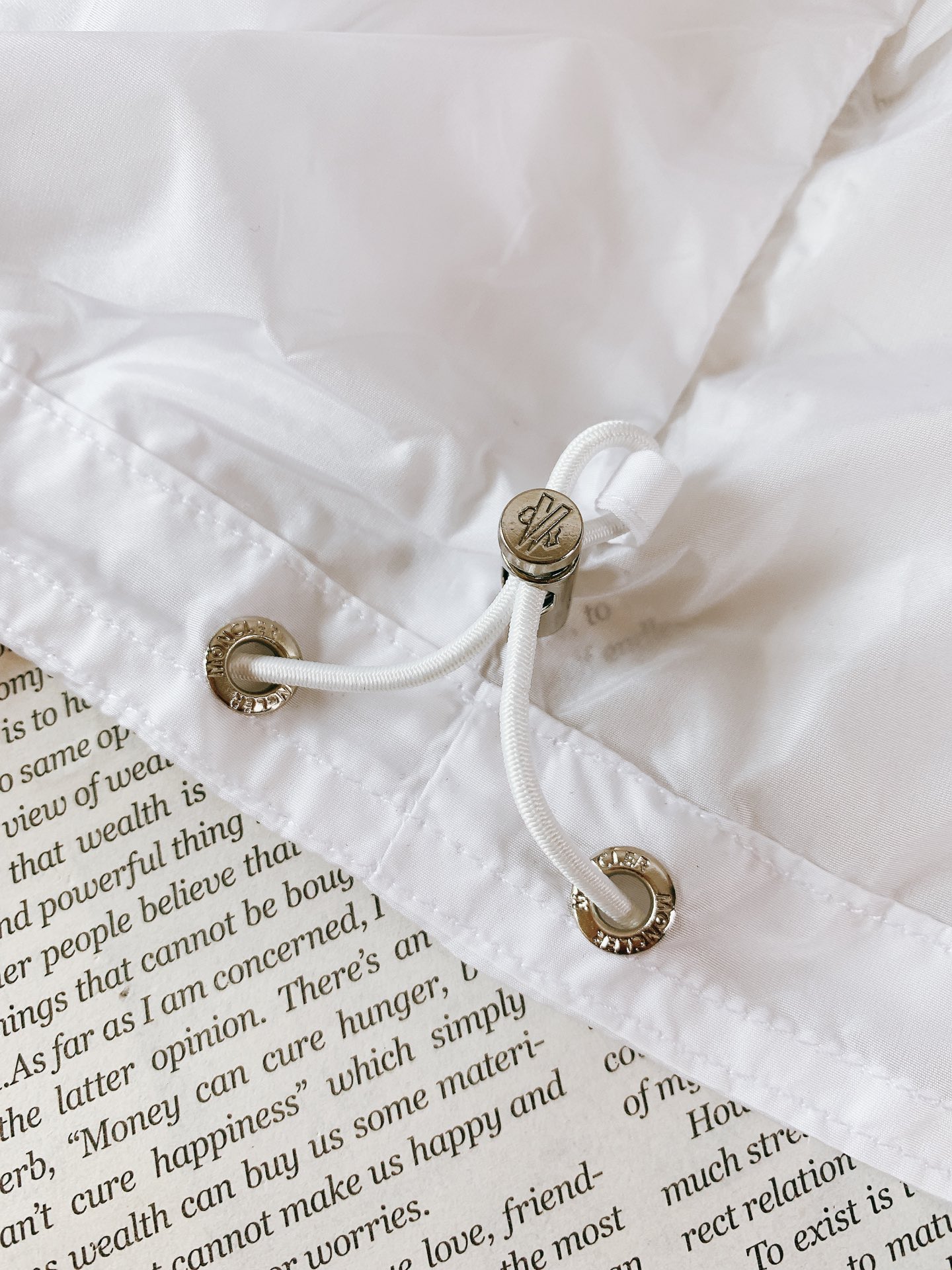 モンクレール「Moncler」 ウォータープルーフ フード付きジャケット