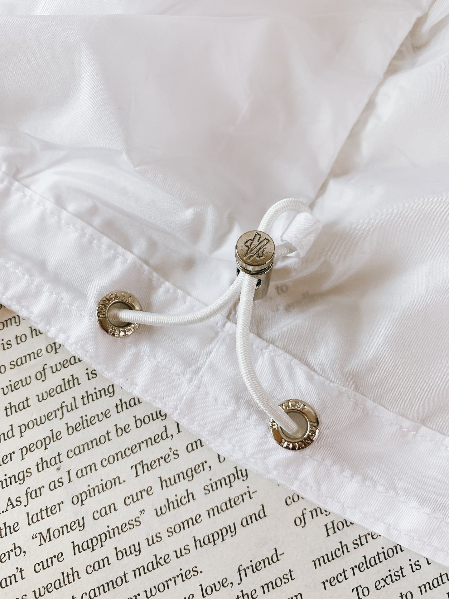 モンクレール「Moncler」 ウォータープルーフ フード付きジャケット