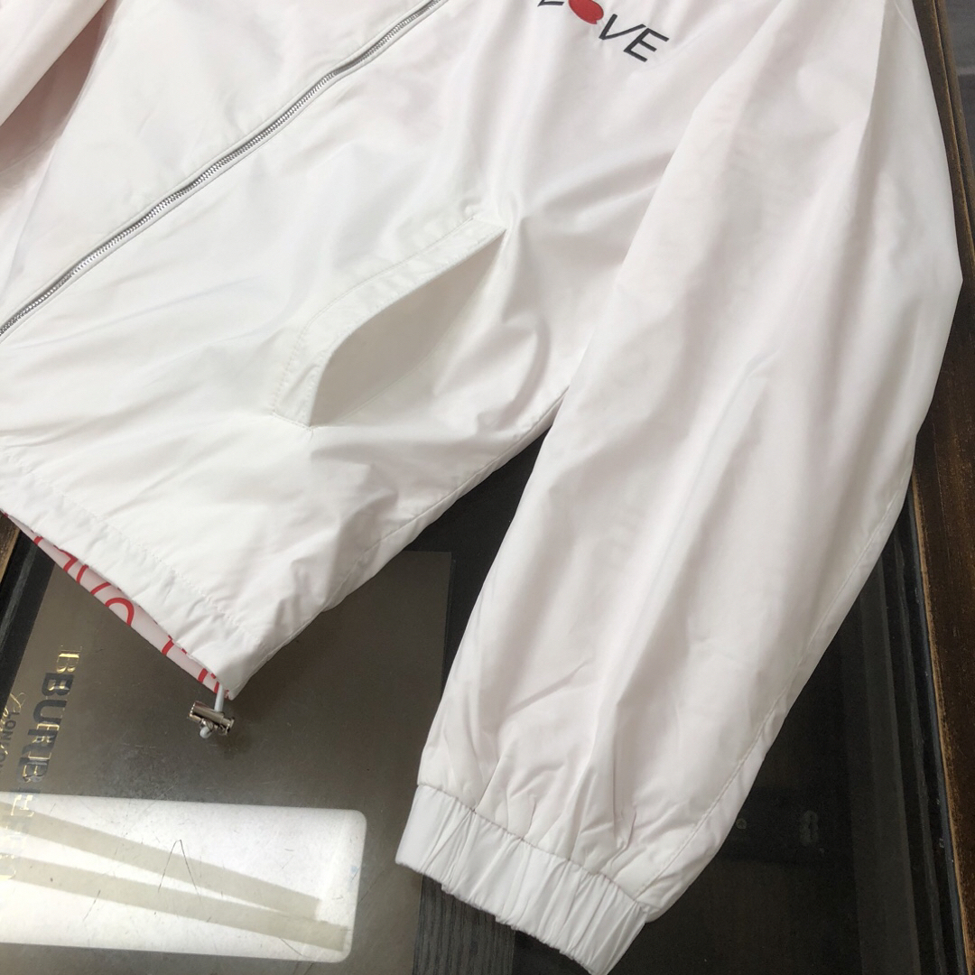 モンクレール「Moncler」2024最新パーカージャケット