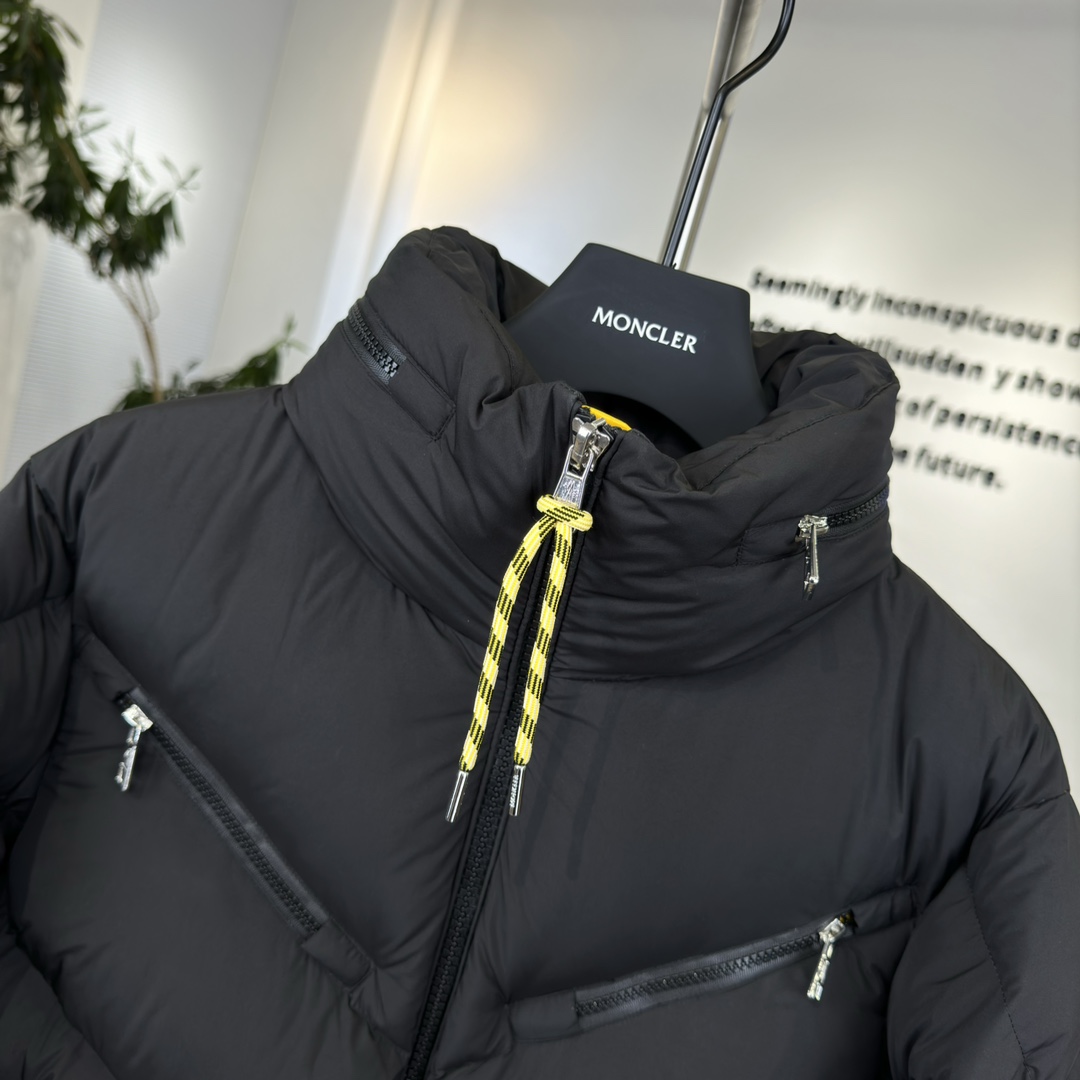 モンクレール「Moncler」スタンドカラー ダブルジップ ダウンジャケット