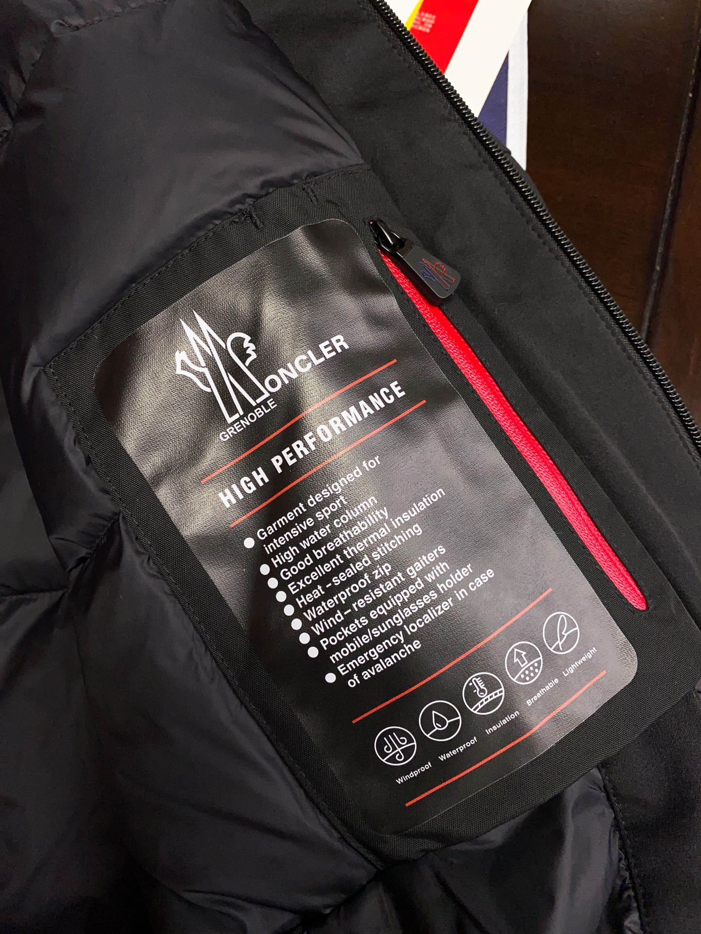 モンクレール「Moncler」Grenoble 2025 新作 メンズスキーダウンブルゾン