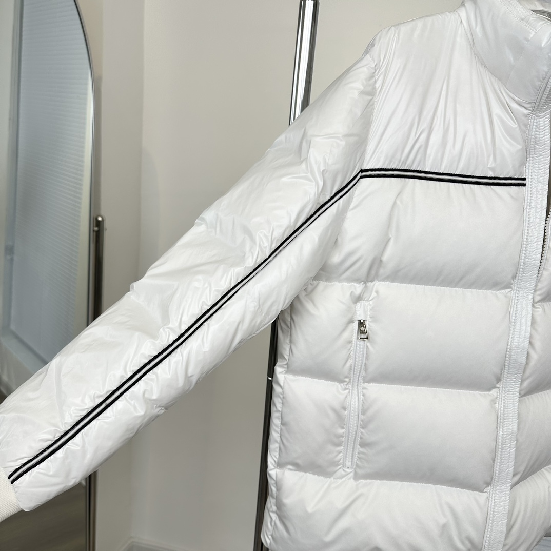 モンクレール「Moncler」ホワイト＆ブラックライン ショート ダウンジャケット メンズ＆レディース
