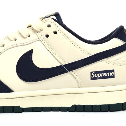 「コラボモデル」Supreme x NikeSB Dunk Lowスニーカー