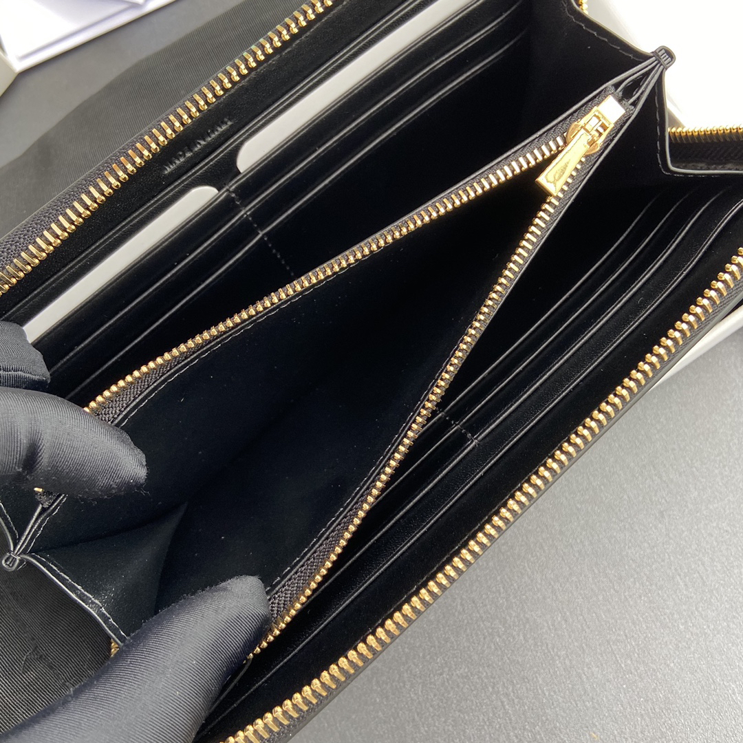 セリーヌ「Celine」TRIOMPHE CANVAS ジップトートバッグ