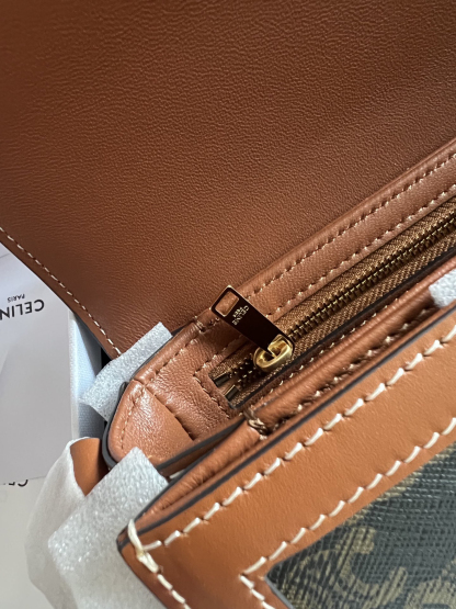 セリーヌ「Celine」TRIOMPHE モノグラム ボックス バッグ