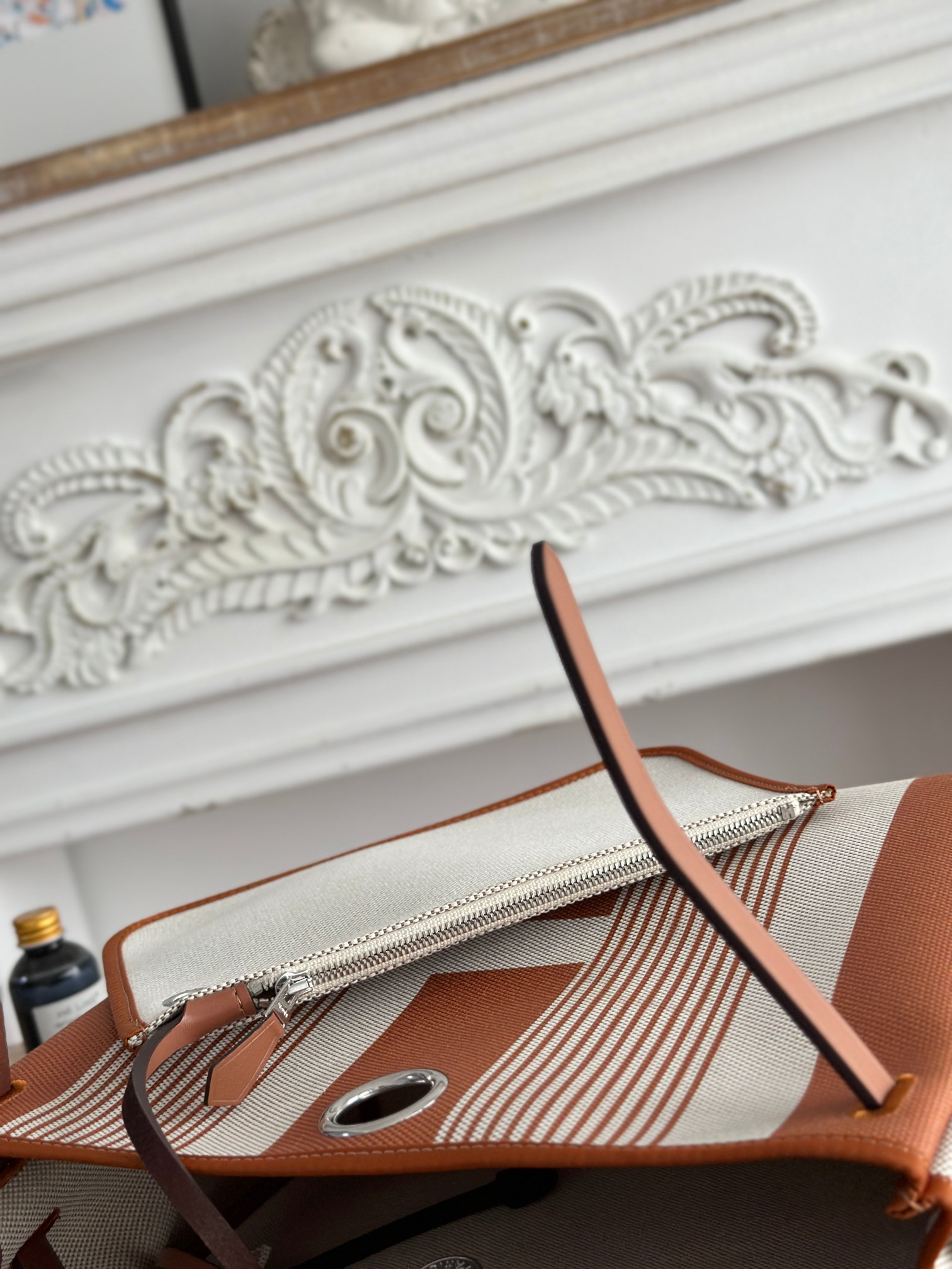 エルメス「Hermès」ハーバッグ ジップ31 鋲打ちトートバッグ「Herbag Zip 31 hobnailed」