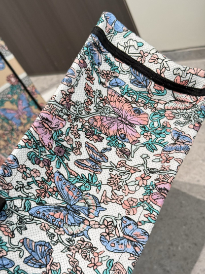 ディオール Dior Book Tote バッグ ミディアム