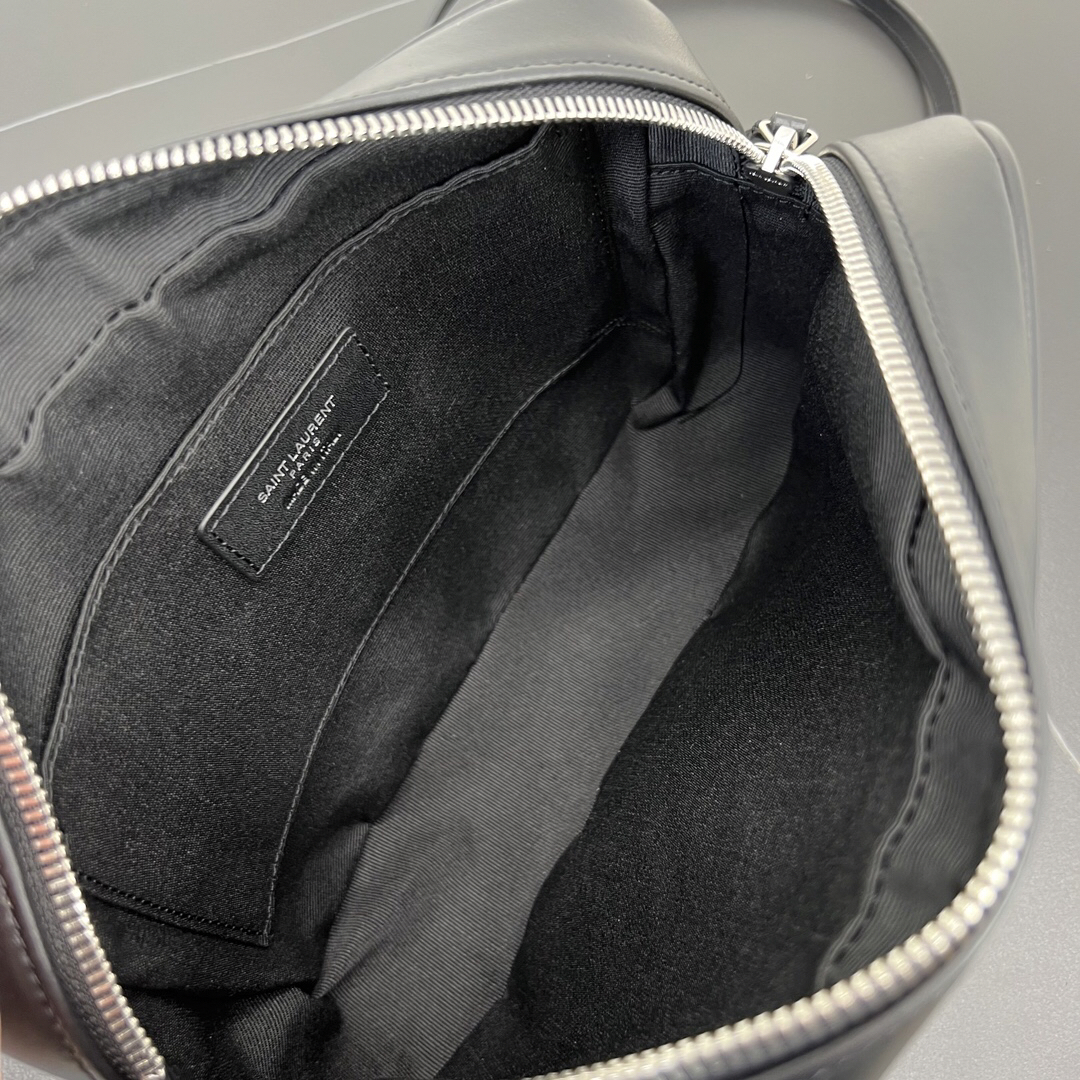 サンローラン「Saint Laurent」LOU ルー キルティング カメラバッグ