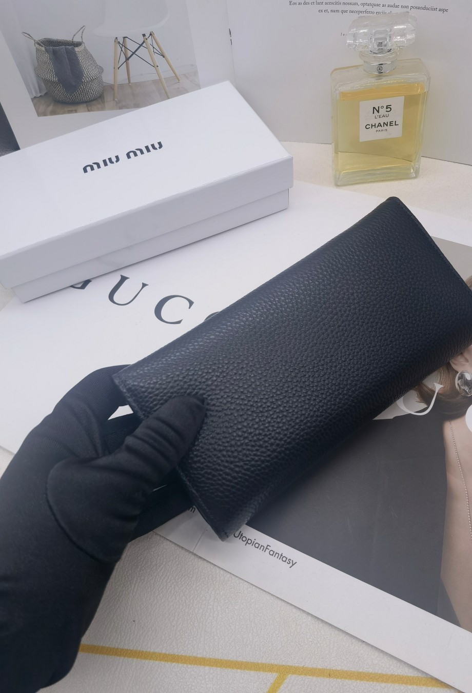 ミュウミュウ「Miu Miu」プレミアムレザー 折り長財布