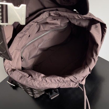 ボッテガ・ヴェネタ「Bottega Veneta」スムースレザー ユニセックスショルダーバッグ