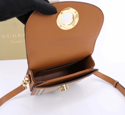 バーバリー「Burberry」 クロスボディバッグ