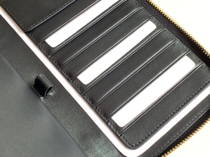 バーバリー「Burberry」チェック柄 ラージジッパーウォレット