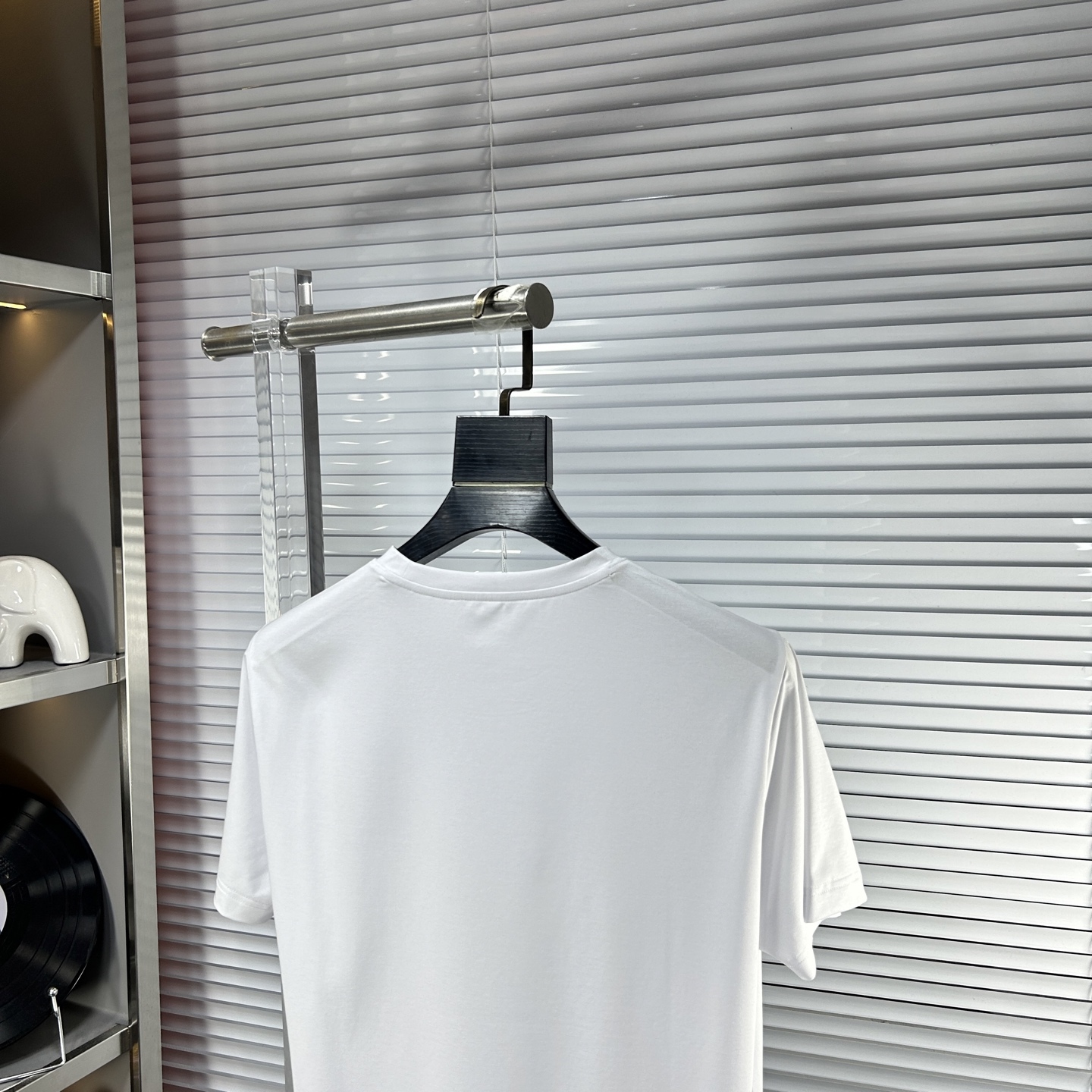 ヴァレンティノ「Valentino」SS25 サマーコレクション トップクラス ロゴプリント ショートスリーブTシャツ