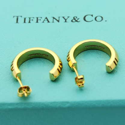 ティファニー「Tiffany & Co.」Atlas X ローマンアラビックフープピアス