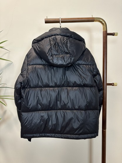 ルイ・ヴィトン「Louis Vuitton」‌ MONOGRAM PILLOW ダウンジャケット