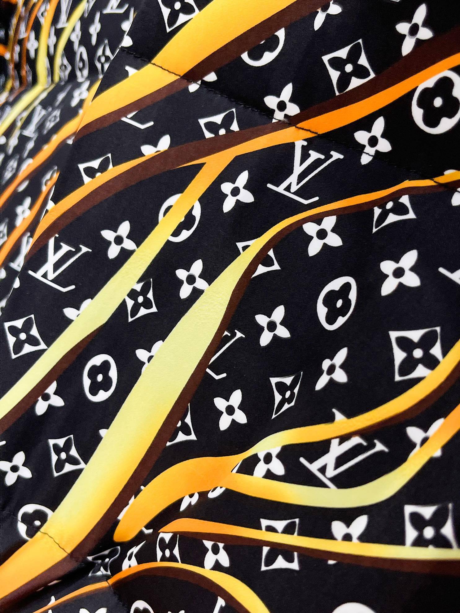 ルイ・ヴィトン「Louis Vuitton」‌ MONOGRAM PILLOW ダウンジャケット