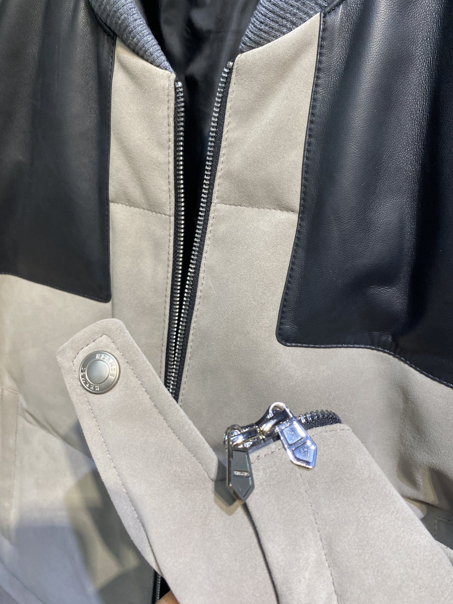 エルメス「Hermès」 2025秋冬 ダウンジャケット