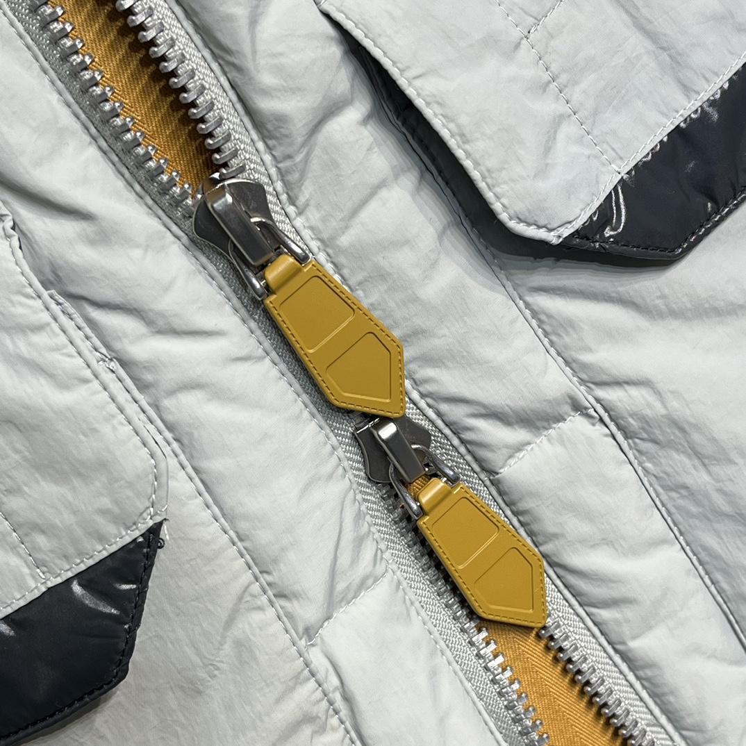 エルメス「Hermès」 2025秋冬 ダウンジャケット