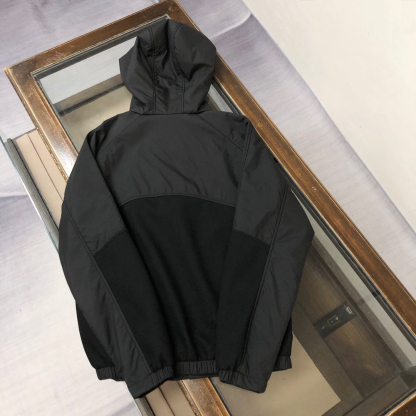 プラダ「Prada」秋の新作パッチワークハットジャケット