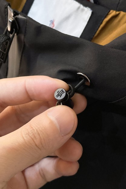 モンクレール「Moncler」最新春と秋のおしゃれなフードジャケット