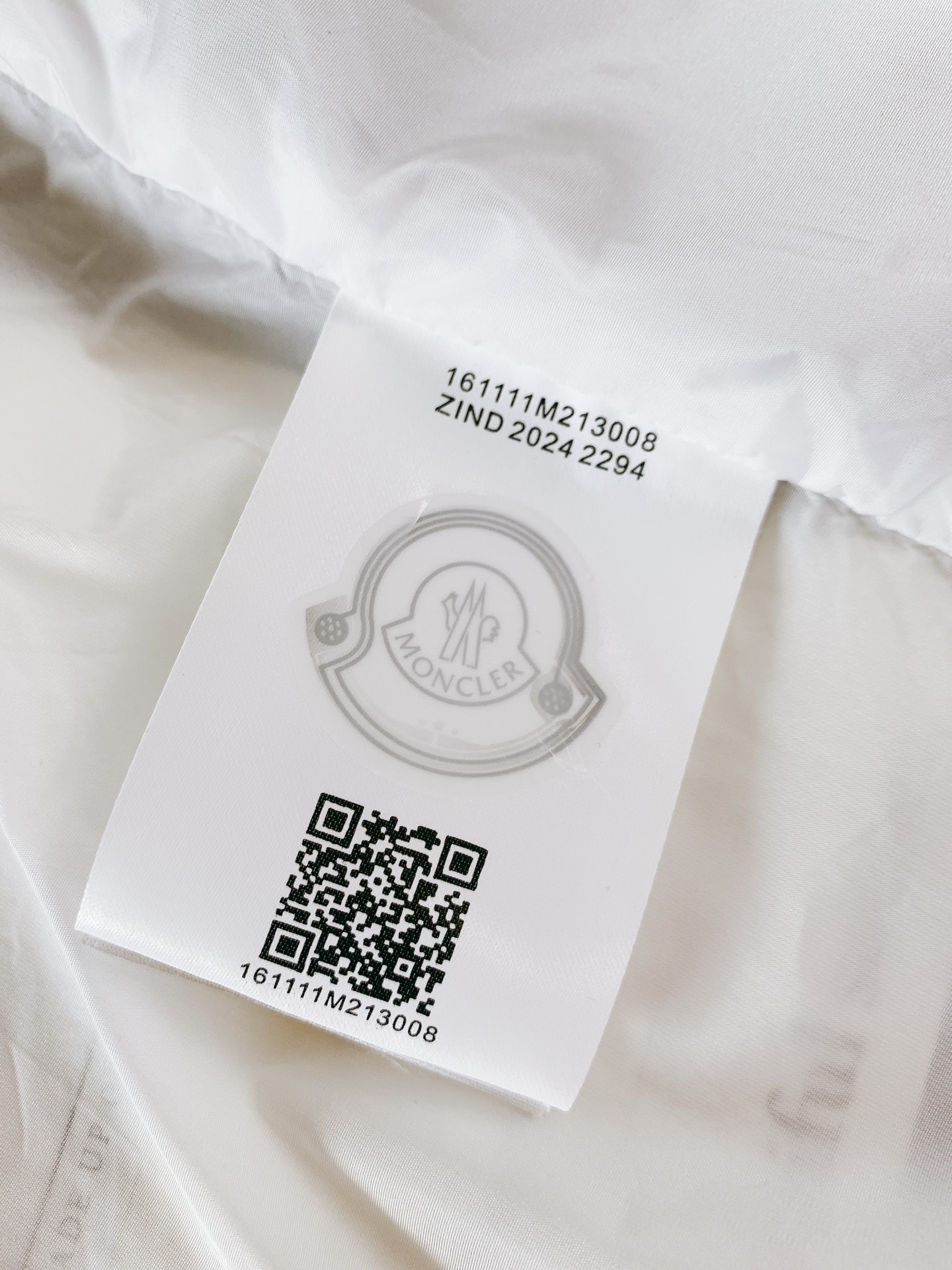 モンクレール「Moncler」 ウォータープルーフ フード付きジャケット